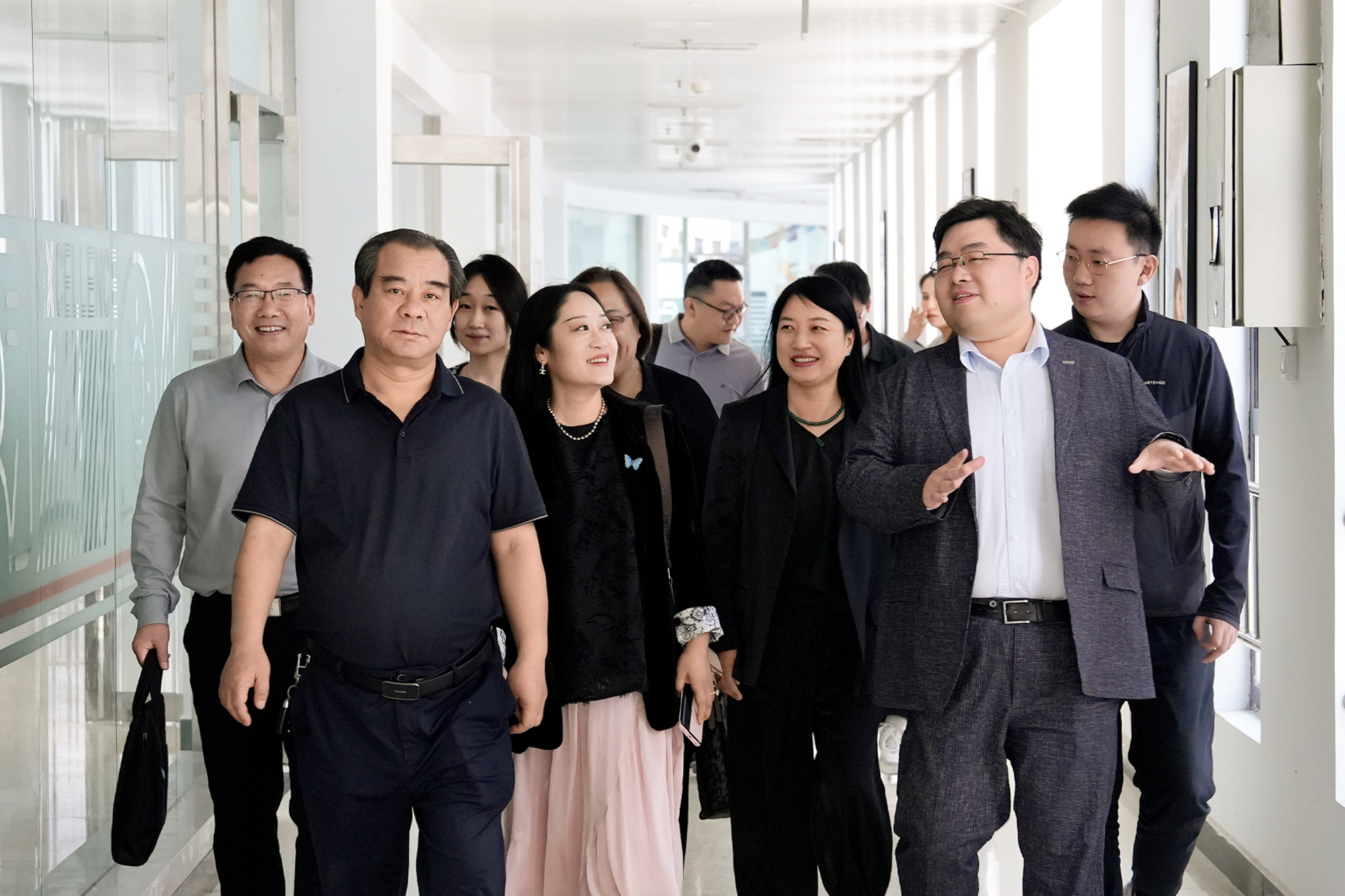 市侨联、市侨商会一行到美彩国际走访调研，，，共话生长新机缘
